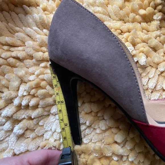 Sexy burgundy and grey heel - Picture 5 of 5